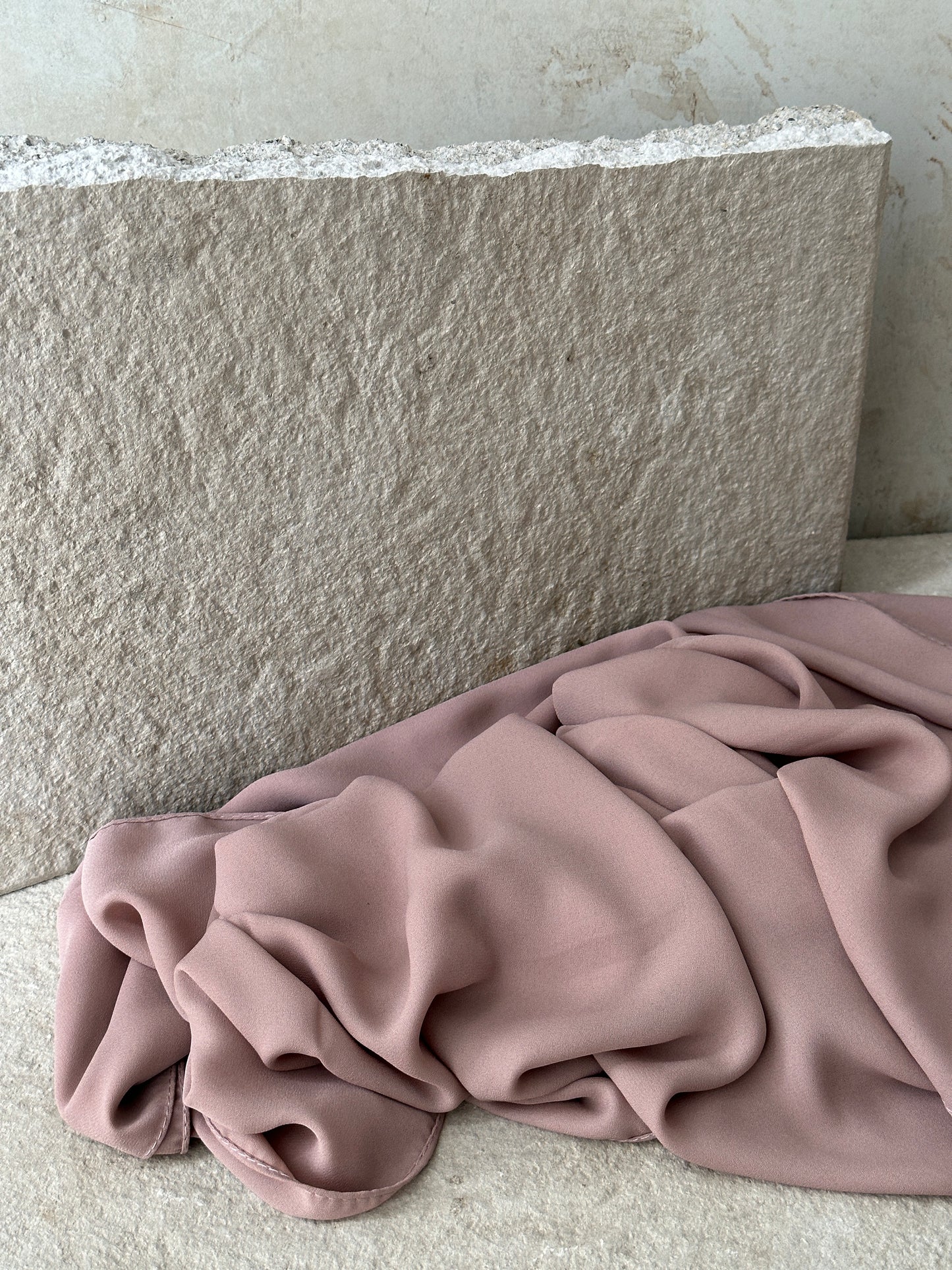 Luxury Square Hijab 150x150 | puder dunkel