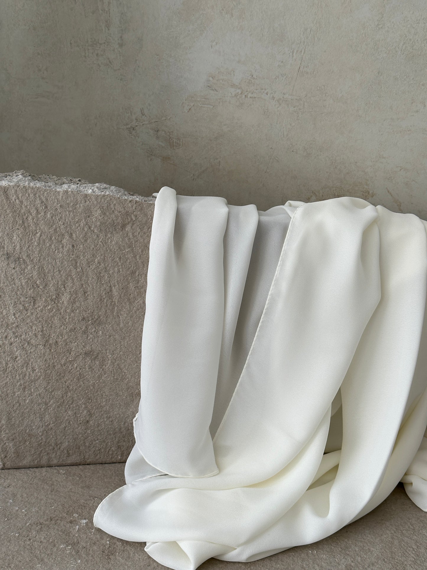 Luxury Square Hijab 150x150 | offwhite creme